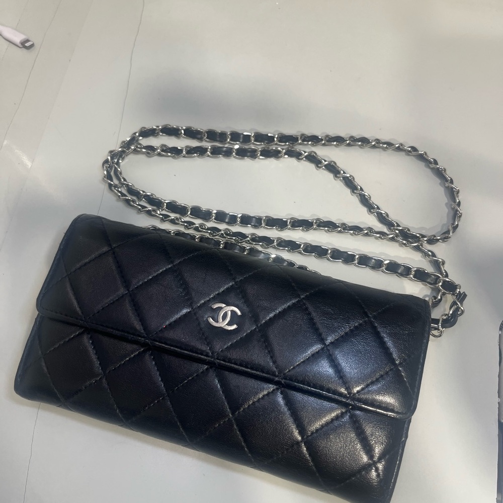 CHANEL Black Quilted Leather Wristlet
